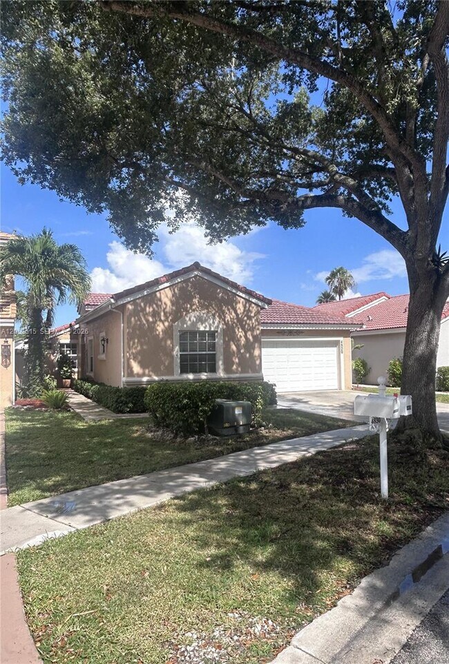 Building Photo - 4820 SW 152nd Way