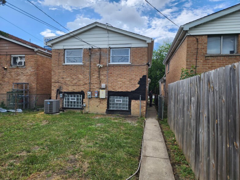 Building Photo - 9847 S Cottage Grove Ave