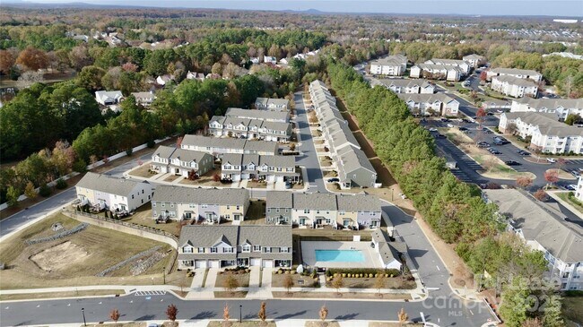 Building Photo - 13513 Browhill Ln