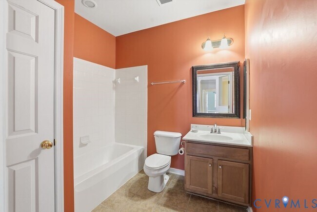 Building Photo - 1000 Westwood Village Way