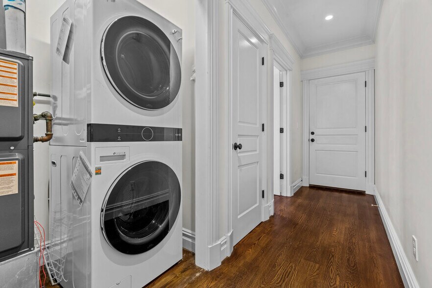 Building Photo - 161 Tudor St