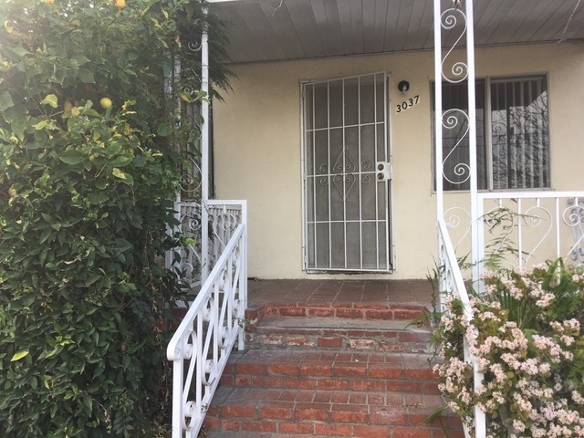 Front house view - 3037 Evelyn Ave