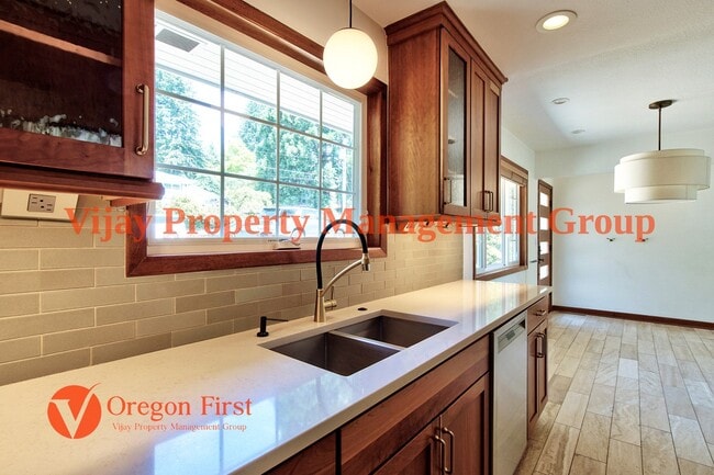 Building Photo - 12274 NW Coleman Dr