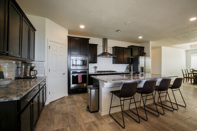 Building Photo - 2039 Lobo Trot Ct SE