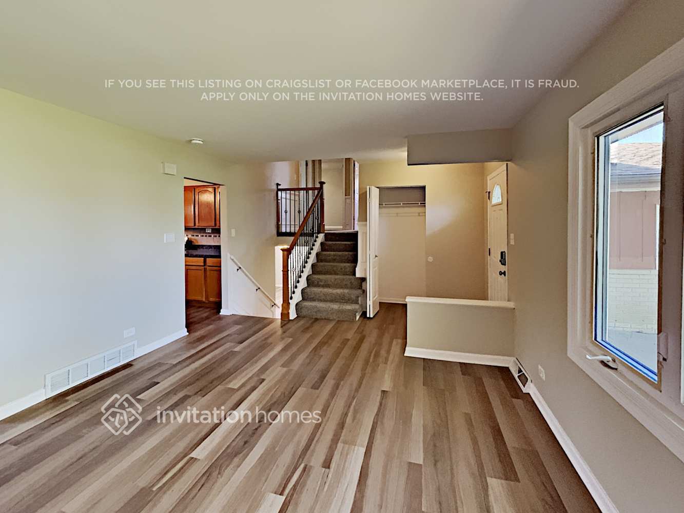 Building Photo - 15105 Long Ave