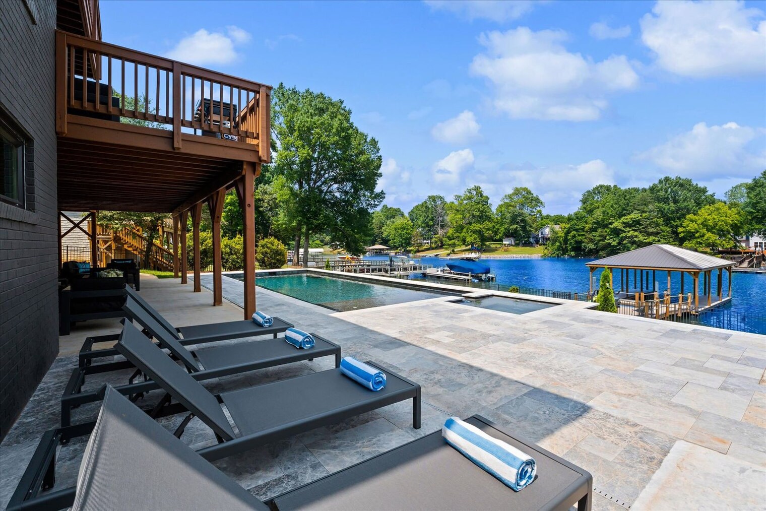 Building Photo - 212 Elysian Dr