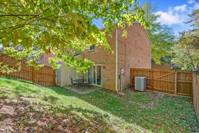 Building Photo - 747 Spring Meadows Dr