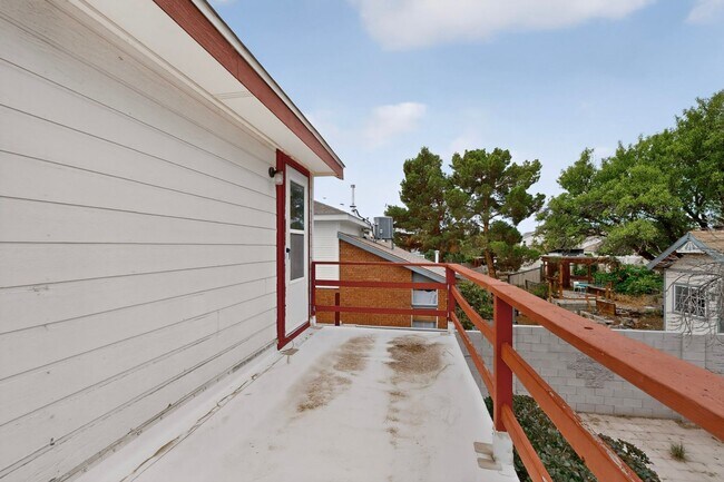 Building Photo - 7817 Sunrose Dr NW