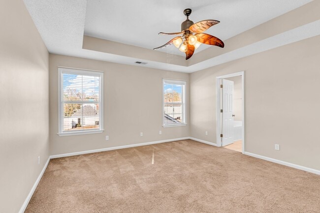 Building Photo - 16 Bushwood Dr