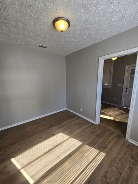 Building Photo - 1129 Melson Ave