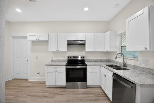 Building Photo - 304 W Vulcan St