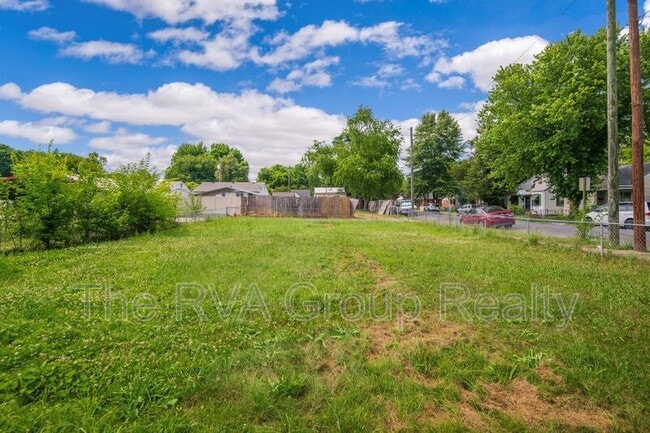 Building Photo - 1801 Keswick Avenue