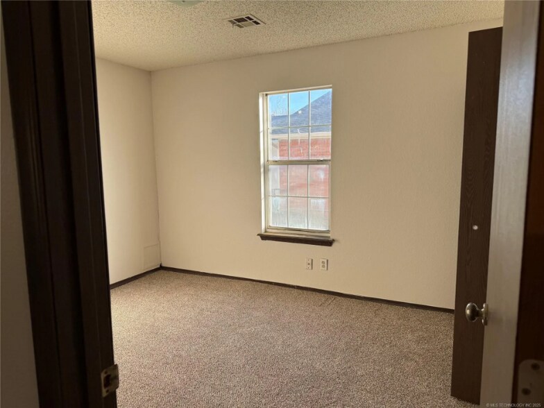 Building Photo - 2403 N Jay St