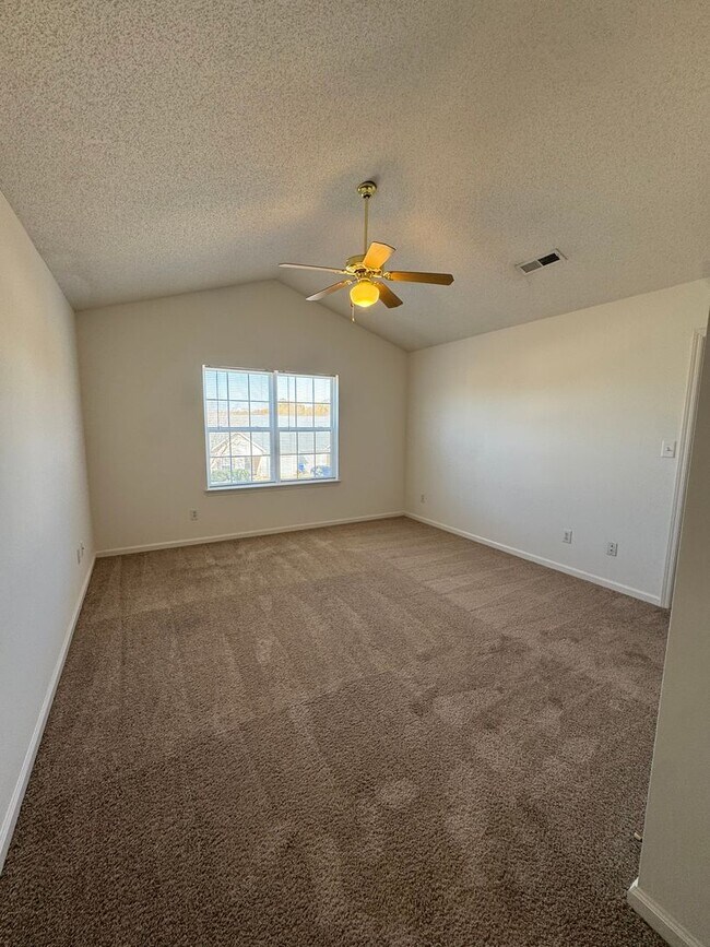 Building Photo - 141 Springwood Ln