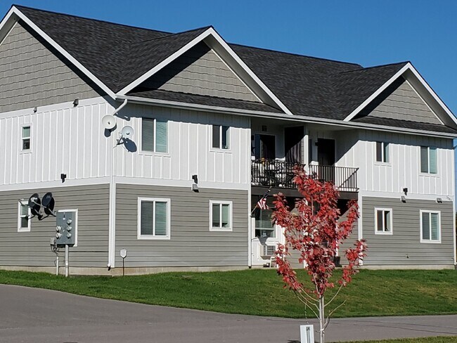 Building Photo - Beautiful 2 bed/2 bath with washer/dryer