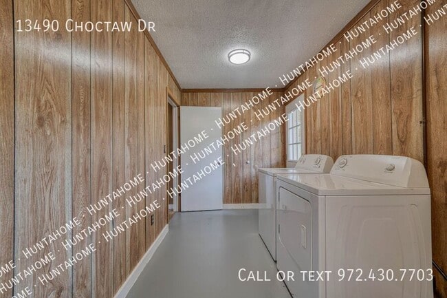 Building Photo - 13490 Choctaw Dr