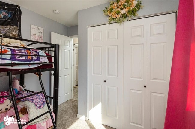Building Photo - Cozy 3 bedroom 2 bath home w/ fully fenced...