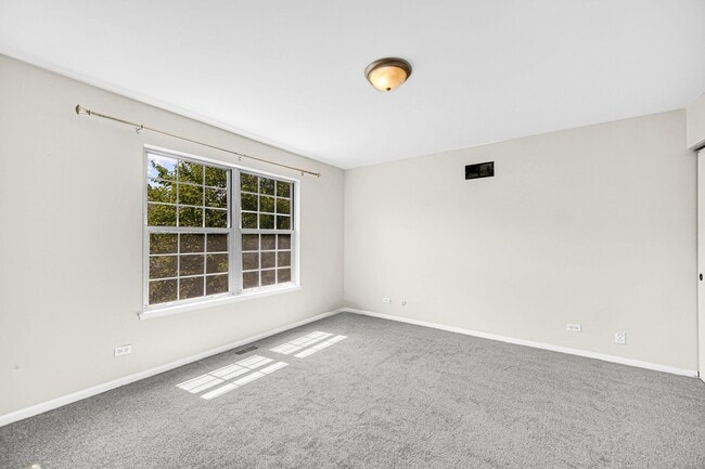 Building Photo - 642 Dunham Rd