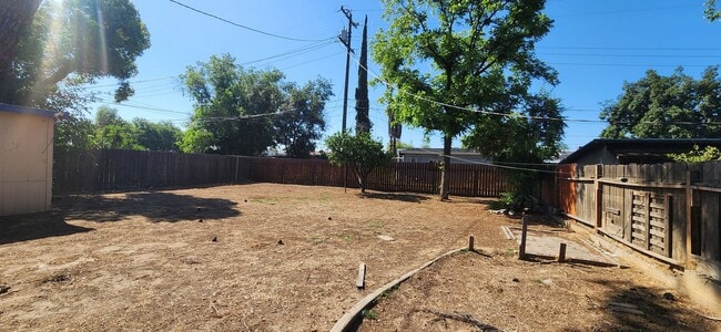 Building Photo - Charming 3 Bedroom, 1 Bathroom Available for Rent