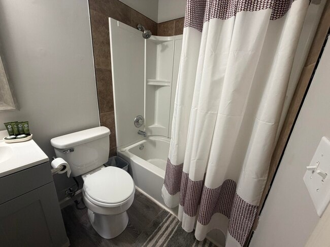 Building Photo - 202 Wheaton Ct