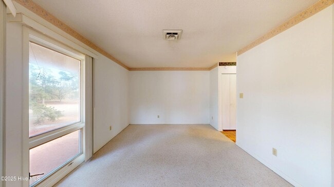 Building Photo - 222 Foxkroft Dr