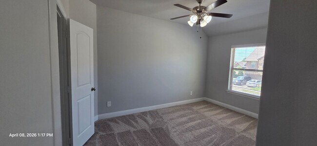 Building Photo - Beautiful 3-Bedroom Townhome with 2-Car Garage in Greenville!