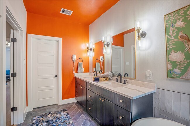 Building Photo - 3802 Buck St