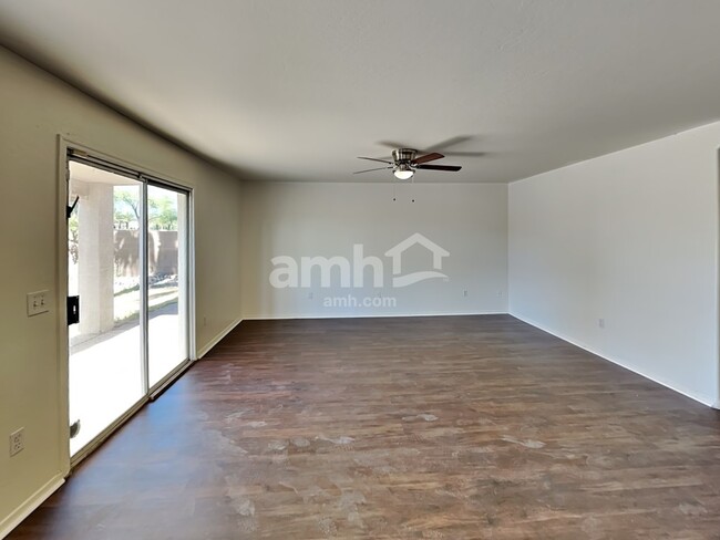 Building Photo - 10508 E Olla Ave