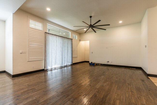 Building Photo - 2094 Two Wood Dr