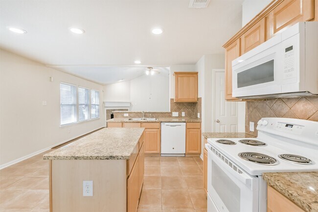 Building Photo - 42 Prairie Oak Dr