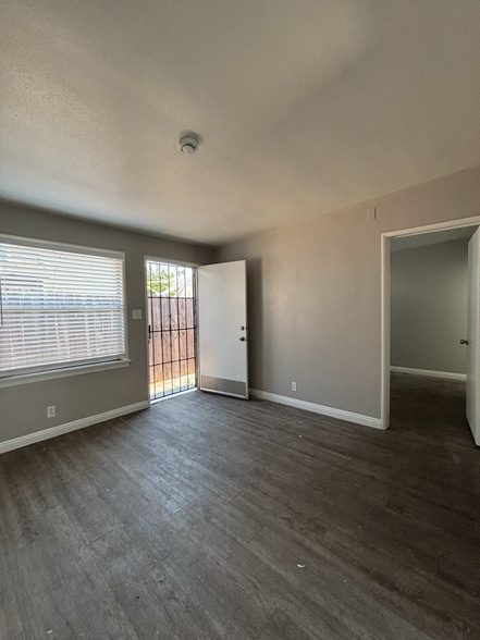 Building Photo - 611 N Olive St