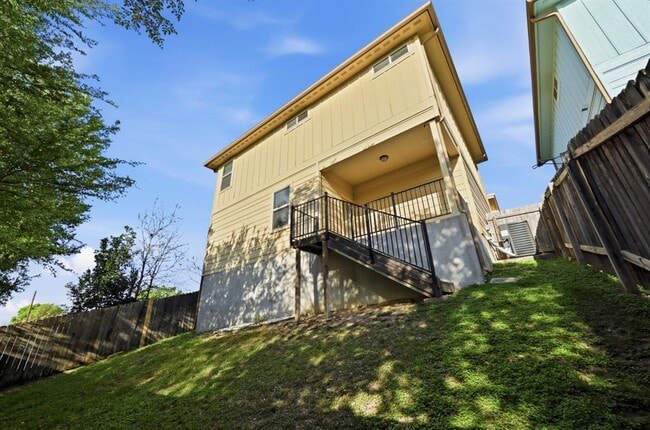 Building Photo - 5517 Bradford Pear Ln