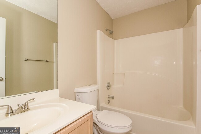 Building Photo - 6661 Rebecca Lou Ln