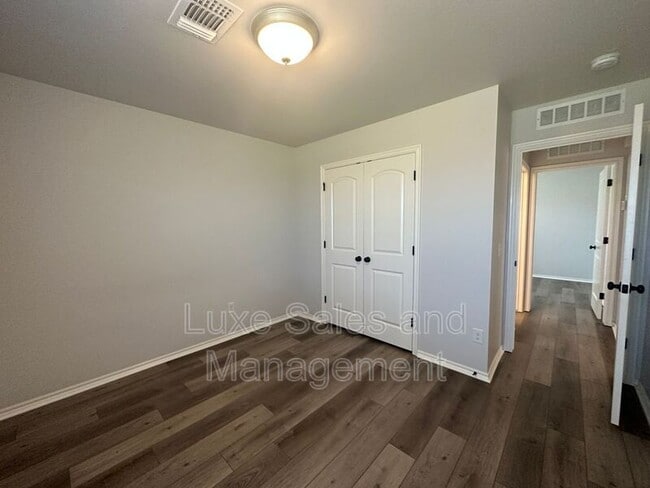 Building Photo - 15749 Potomac Dr