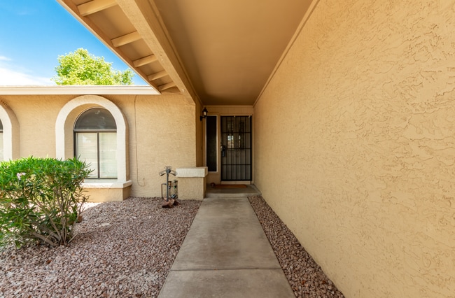 Building Photo - 2215 N Los Altos Dr