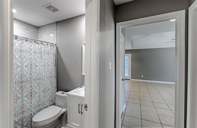 Building Photo - 3607 Hampstead Ct