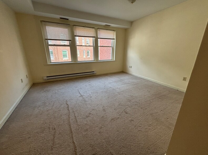 Building Photo - 1402 Beacon St