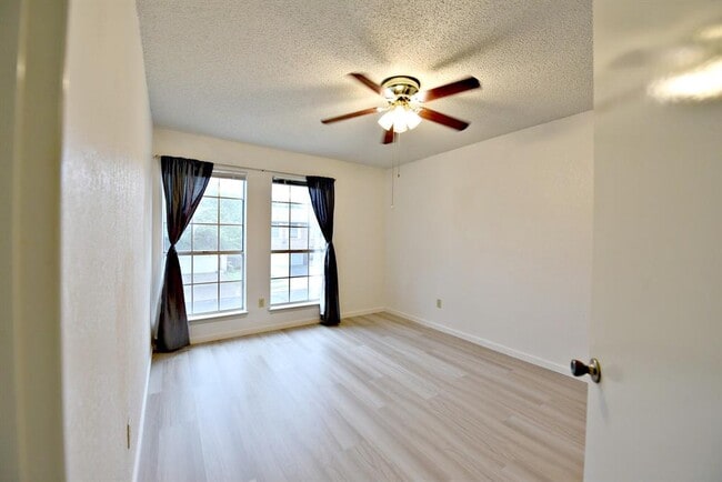 Building Photo - 13329 Black Canyon Dr