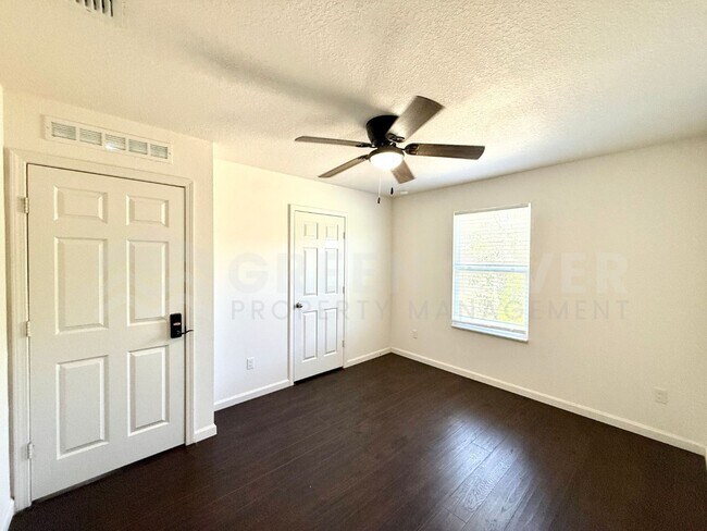 Building Photo - Room to Live, Space to Thrive! Stunning 6BR Home with Solar, Upgrades & Screened Lanai in Macclen...