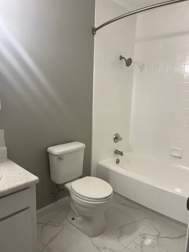 Building Photo - 8300 Calmont Ave