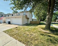 Building Photo - 1423 E 125th Terrace