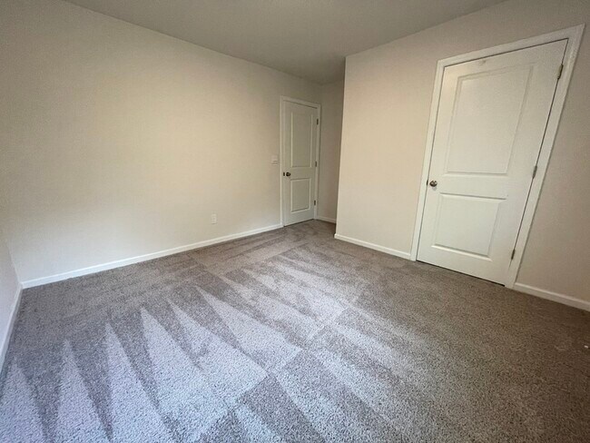 Building Photo - 11009 Austin Estates Dr