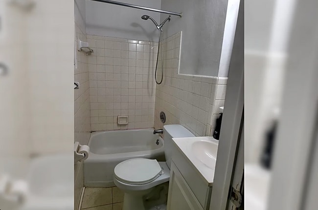 Building Photo - 515 SW 4th Ave