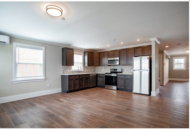 Building Photo - 1163 Montauk Hwy