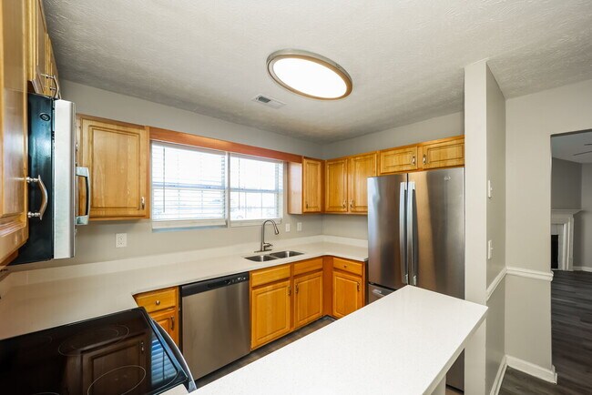 Building Photo - 220 Willow Springs Dr