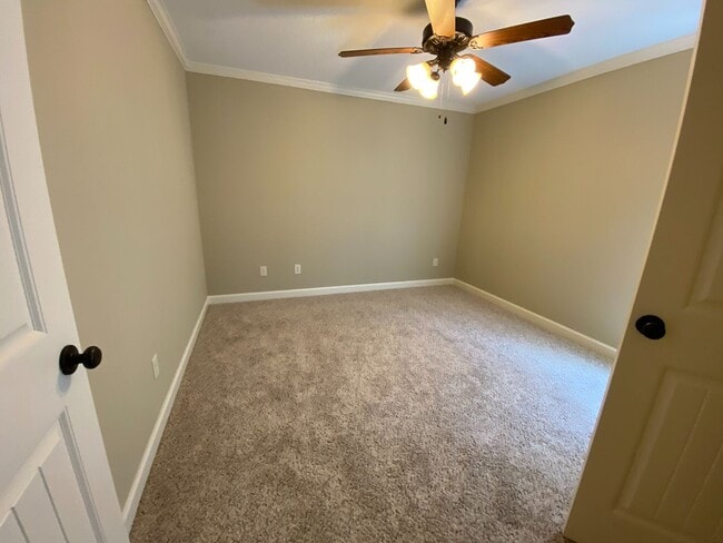 Building Photo - 4212 Shadow Garden Dr