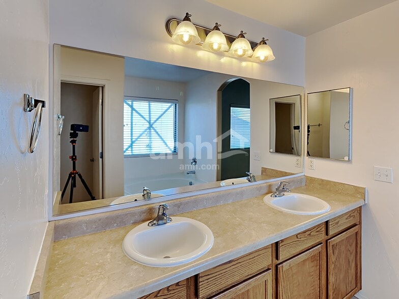 Building Photo - 14186 N Tonto Basin Ct