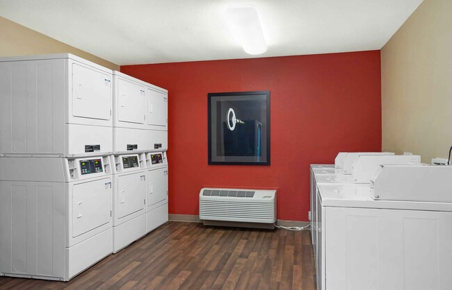 Building Photo - Furnished Studio-Houston - Greenway Plaza