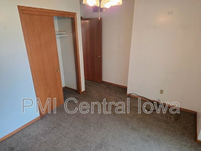 Building Photo - 5310 Brookview Dr