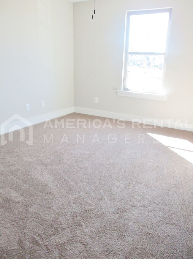 Building Photo - Town Home for Rent in Calera! Coming Soon!